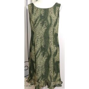 Danny and Nicole Green Leopard Print Sleeveless Sheath Dress l Size: 10